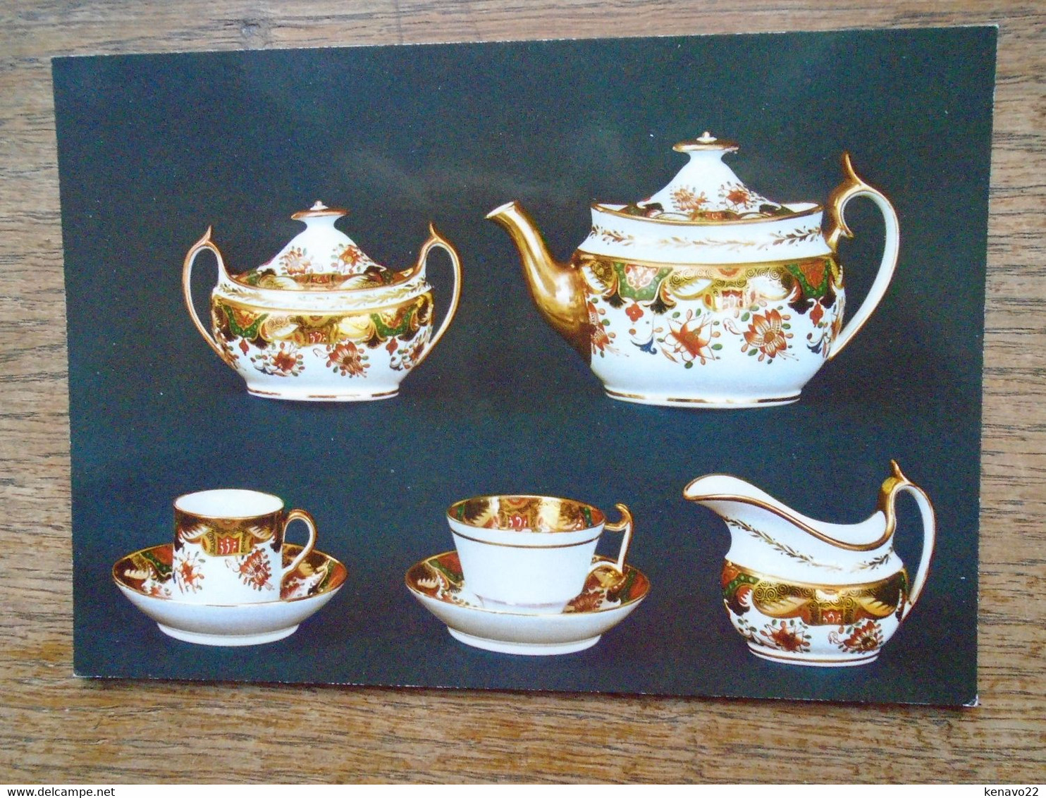 Royaume-uni , Stoke-on-trent , Spode Museum , Spode's Japan Pattern , Which Decorates These Fine Bone China Pièces - Stoke-on-Trent