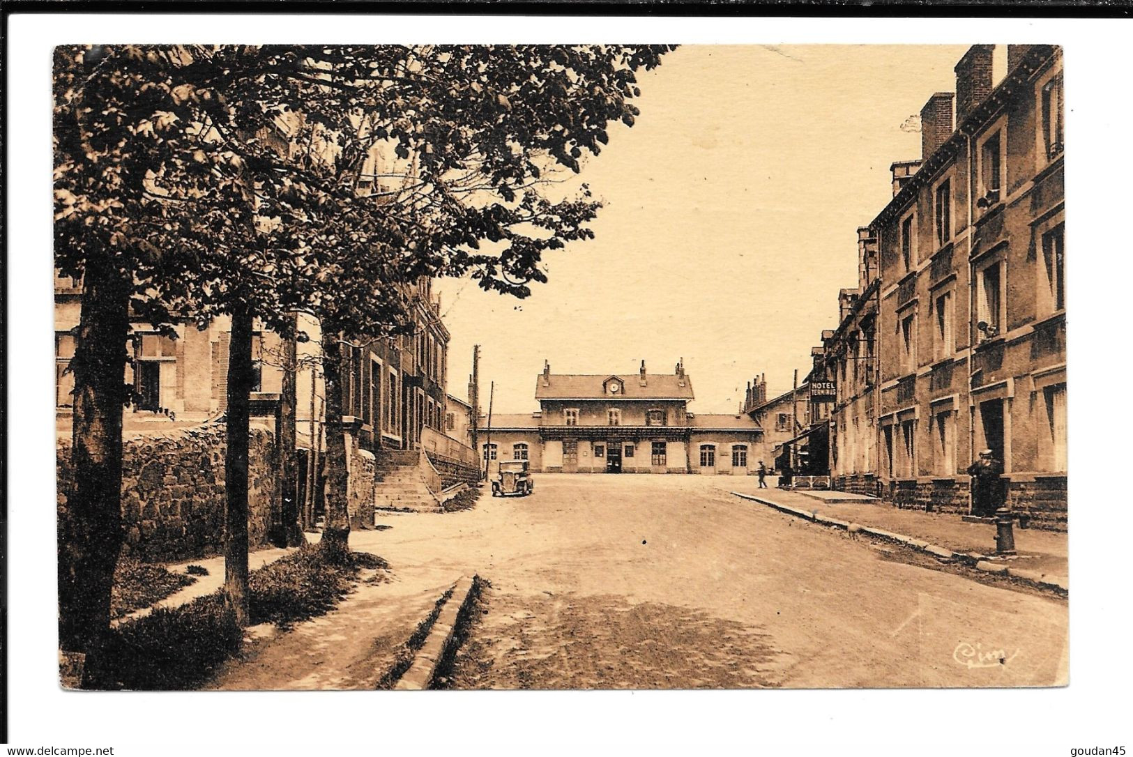 USSEL (Corrèze) - Avenue De La Gare - Ussel