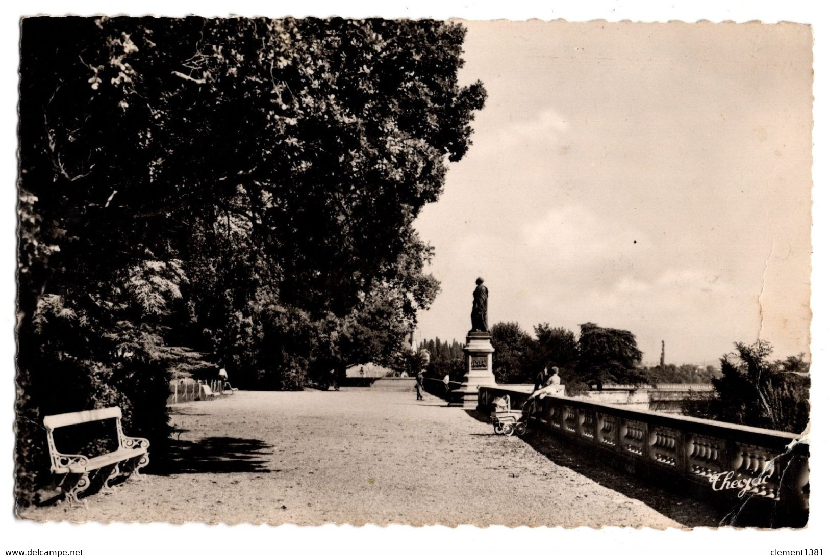 Lavaur Jardins De L'éveché Et Statue De Las Cases Compagnon D'exil De Napoleon Circulee En 1953 - Lavaur