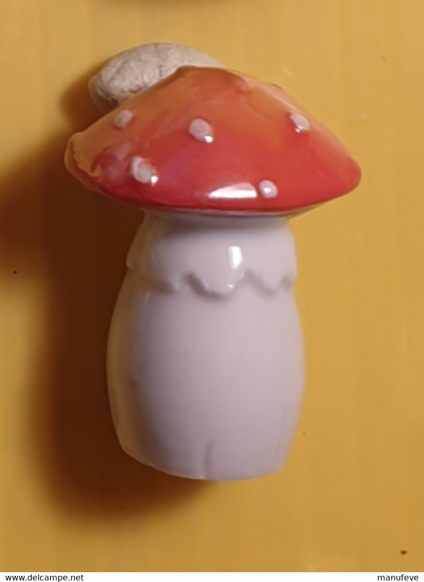 Fève - Les Champignons 2015 - Champignon Pied Blanc  Chapeau Rouge - Other & Unclassified