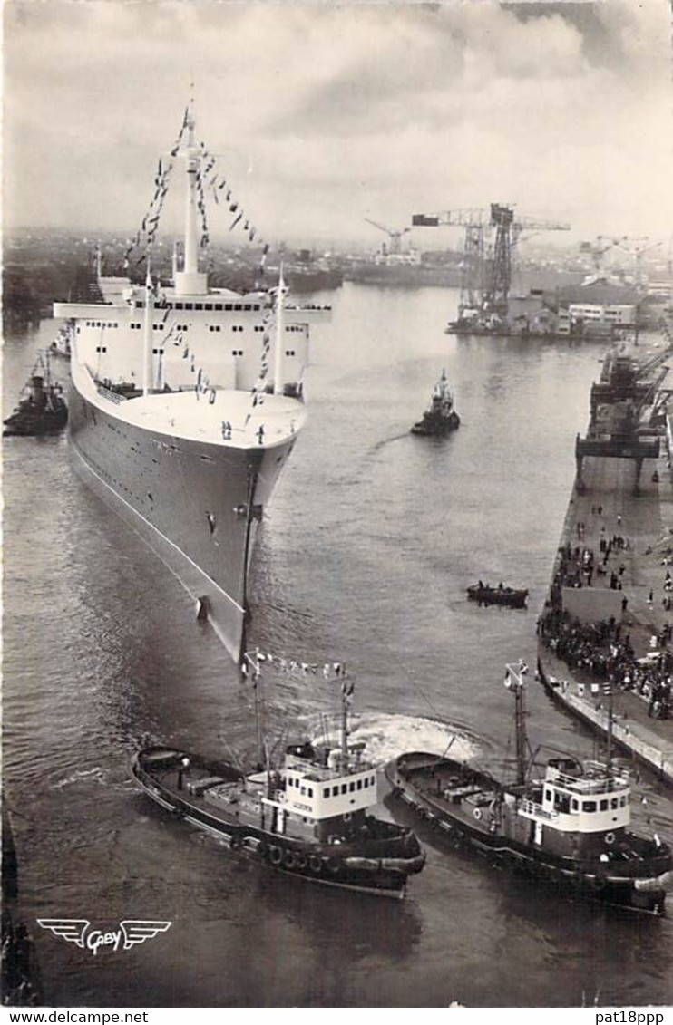 ** Lot De 2 Cartes *PAQUEBOT - Lancement Du Paquebot FRANCE Le 11/0/1960 à ST NAZAIRE - Jolies CPSM GF - Liner Cruise - Passagiersschepen