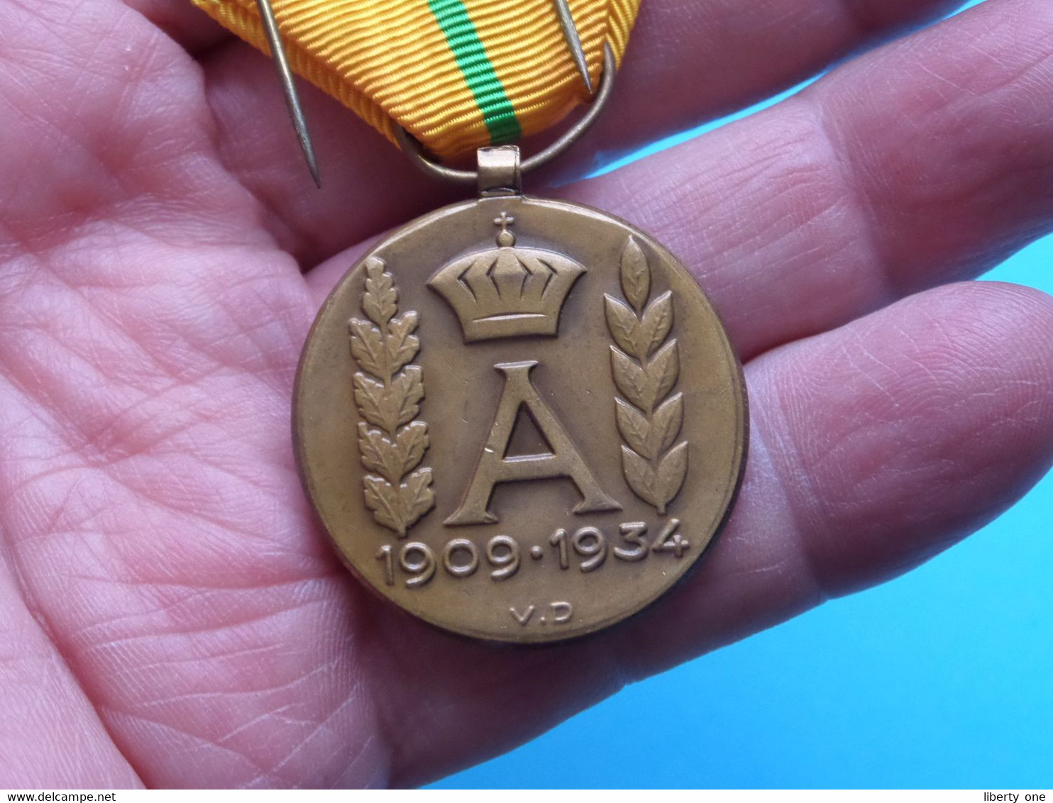 Médaille Des Vétérans D'Albert 1er ( Zie / Voir / See SCANS ( NO BOX ) ! - Belgique