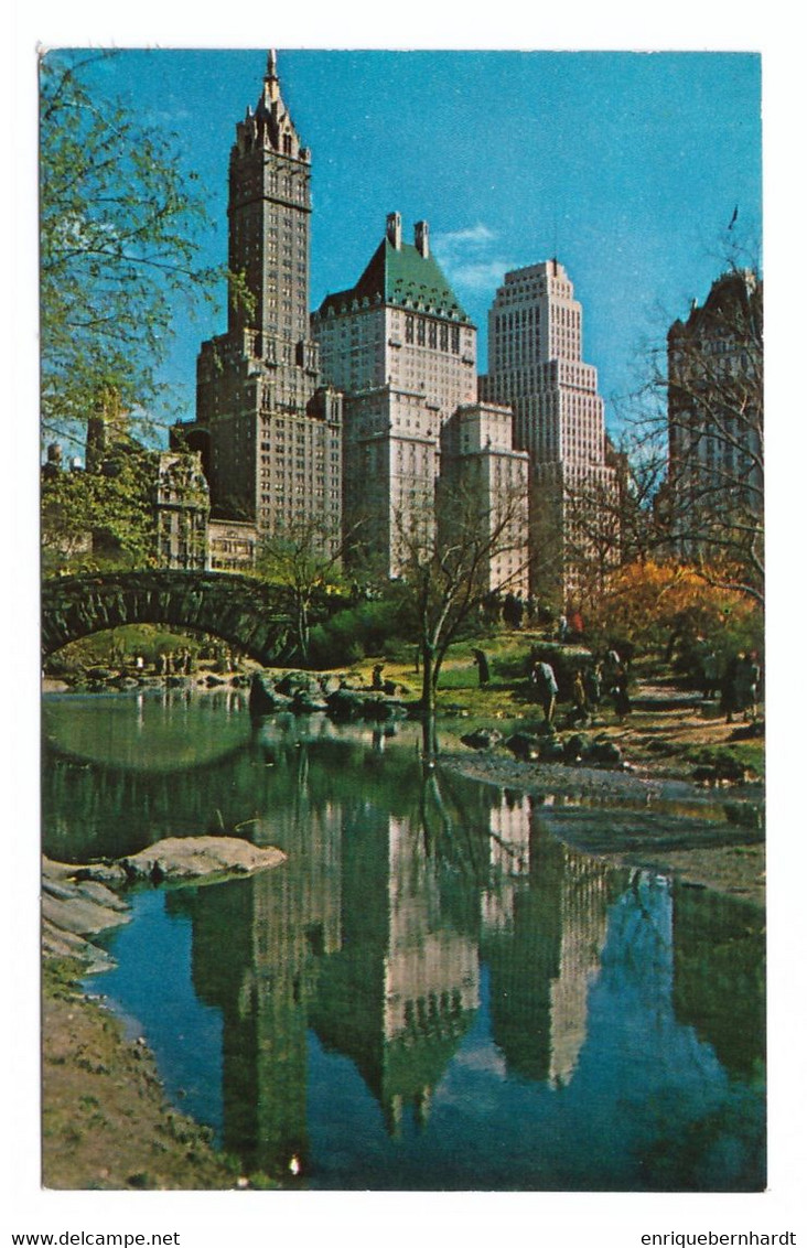 UNITED STATES // NEW YORK CITY // FIFTH AVENUE HOTELS FROM CENTRAL PARK // 1960 - Central Park