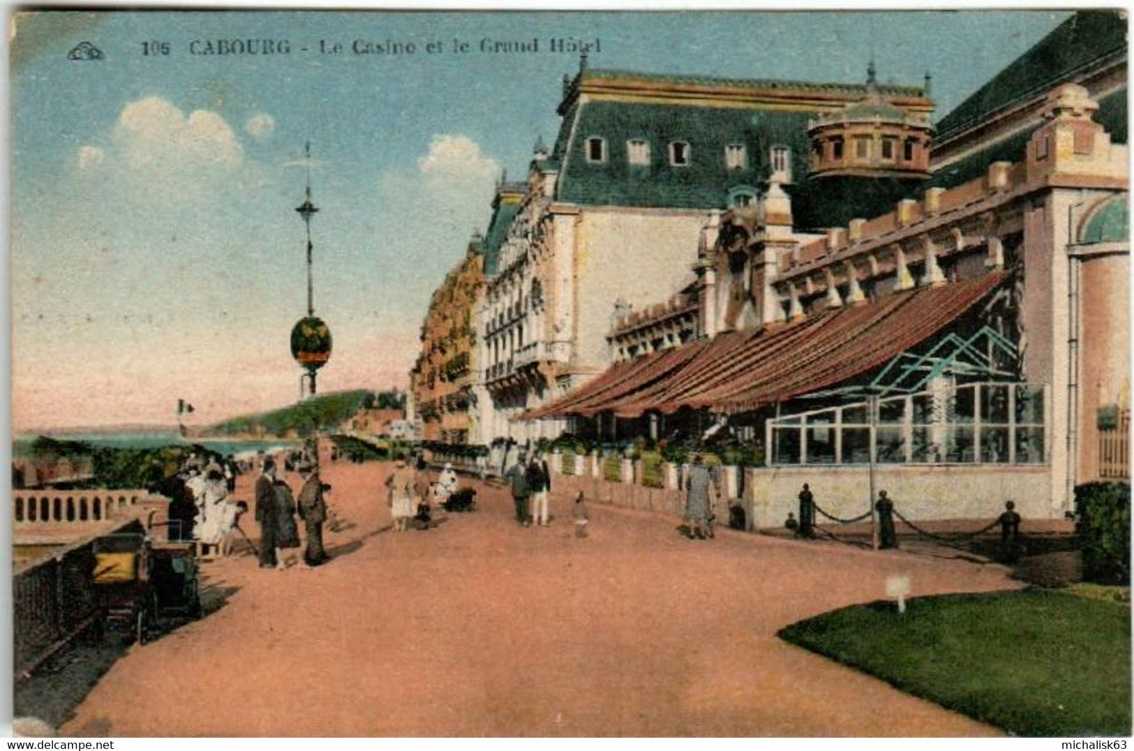 51dom 1630 CPA - CABOURG - LE CASINO ET LE GRAND HOTEL - Cabourg