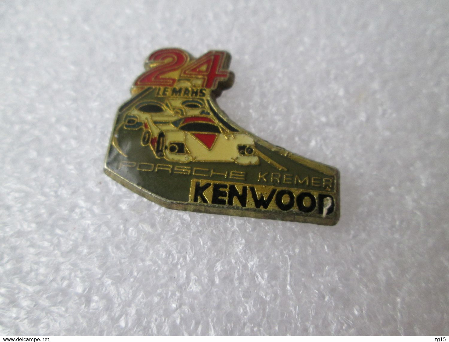 PIN'S    PORSCHE   KREMER  962 C  KENWOOD   24 HEURES DU MANS  1988 - Porsche