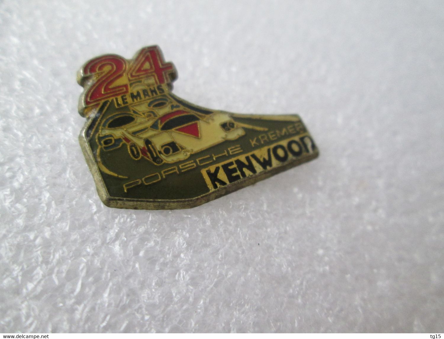 PIN'S    PORSCHE   KREMER  962 C  KENWOOD   24 HEURES DU MANS  1988 - Porsche