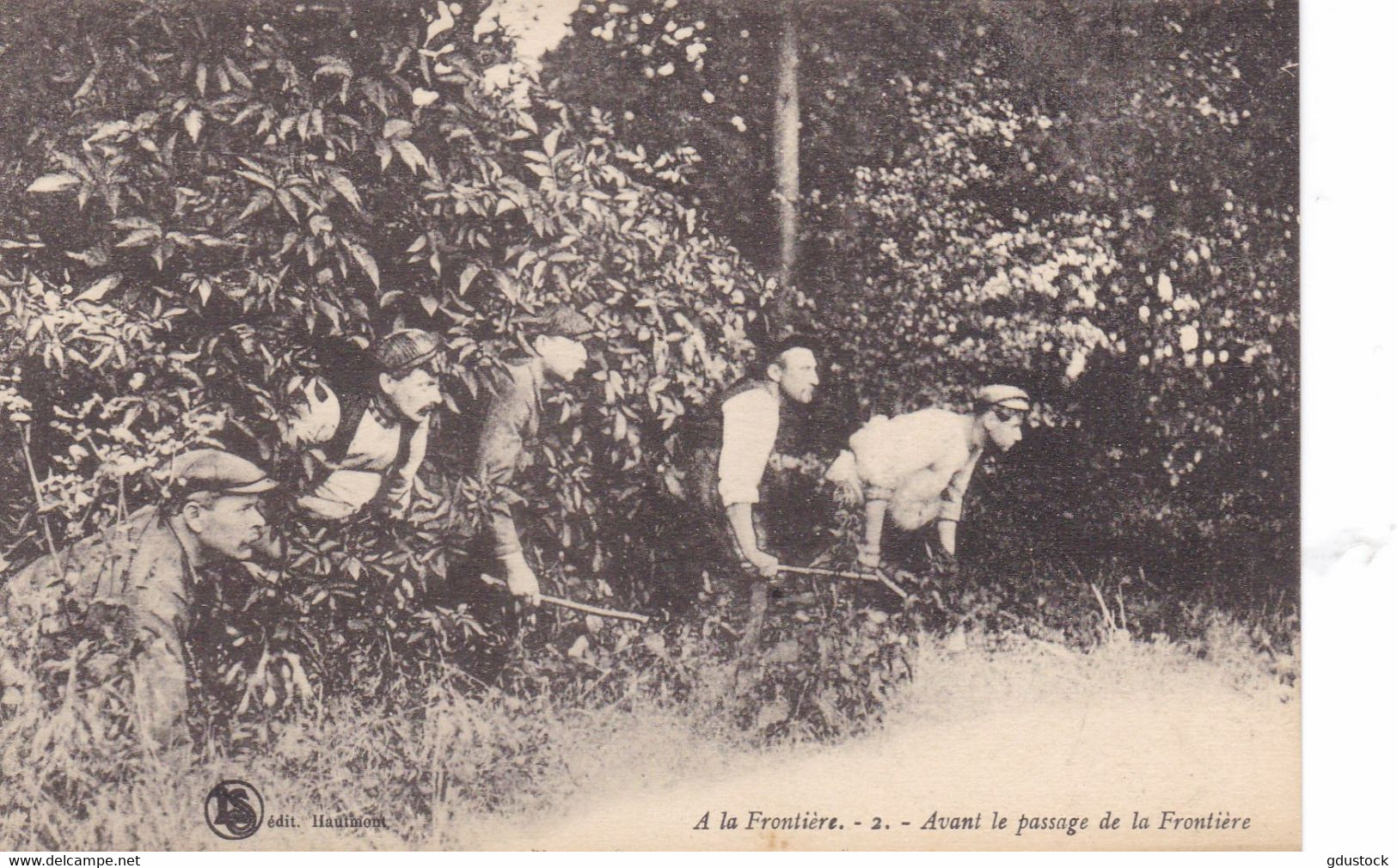 A La Frontière - Avant Le Passage De La Frontière - Douane