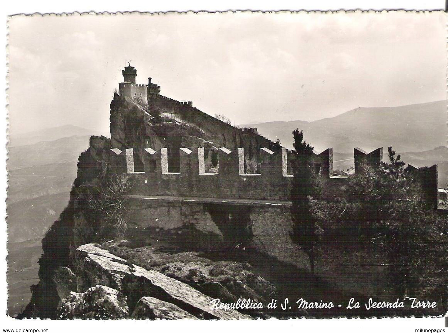 San MArino St Marin Bel Affranchissement Sur Carte Postale Seconda Torre 1958 - Lettres & Documents