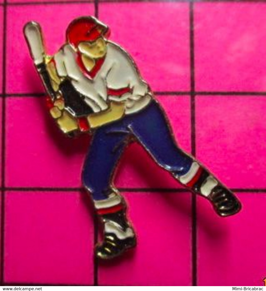 1021 Pin's Pins / Beau Et Rare / THEME : SPORTS / BASE-BALL JOUEUR BATTEUR - Honkbal