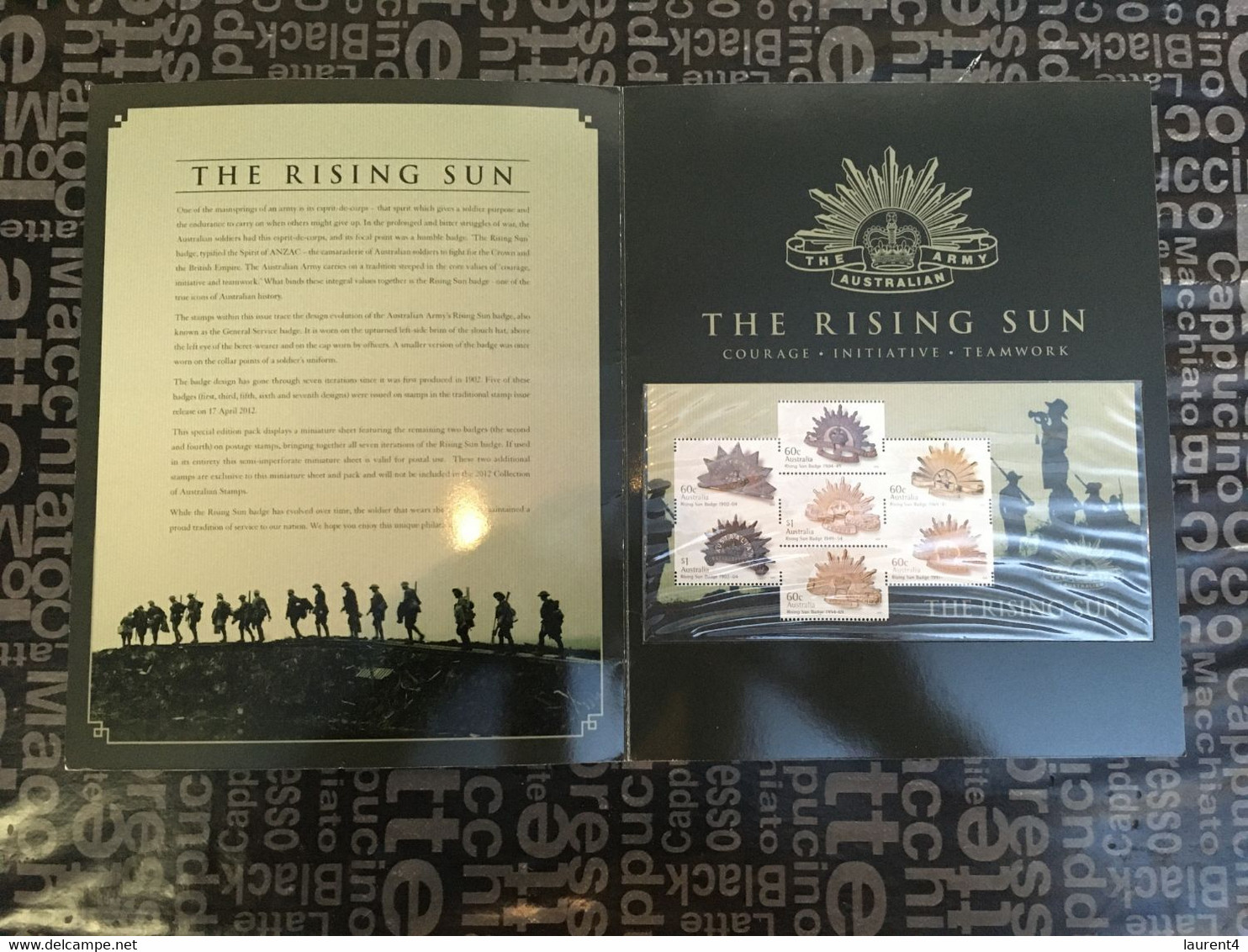 11-11-2021 - Australia - Military -  The Rising Sun (very Scarce) With Special Mini-sheet - Presentation Packs