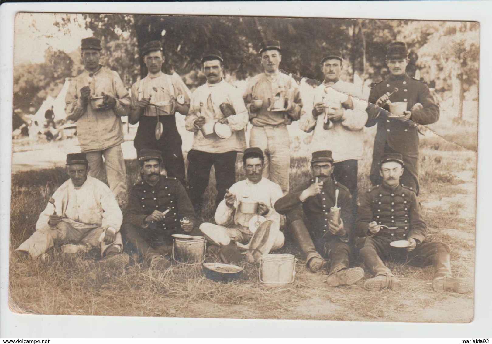 THEME MILITARIA - GROUPE DE SOLDATS EN MANOEUVRES - PHOTO RETY BOURGES - Manoeuvres