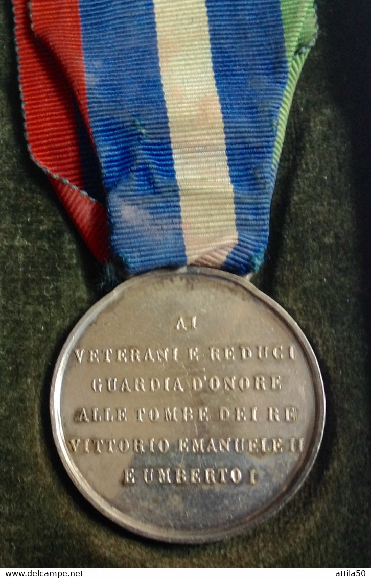 Regno D’Italia Vittorio Emanuele III -Medaglie D’argento Guardie D’Onore Con Medaglia Mignon E Astuccio Originale. - Royal/Of Nobility