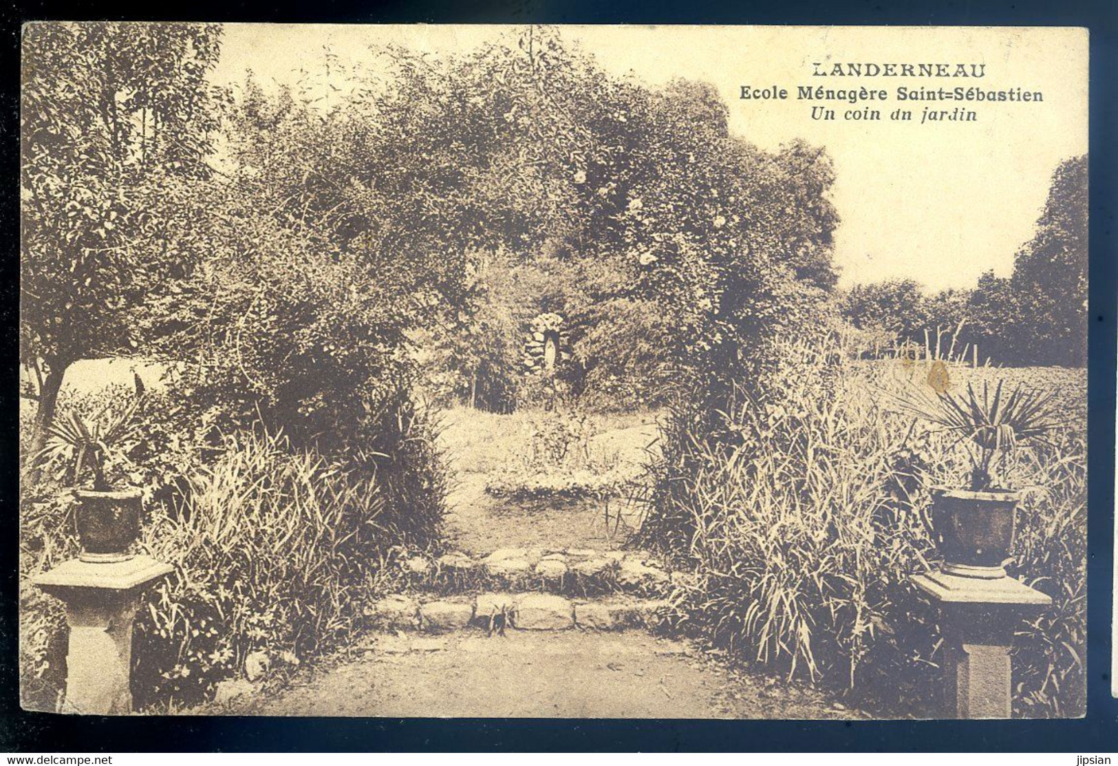 Cpa Du 29  Landerneau école Ménagère De Saint Sébastien Un Coin Du Jardin   SPT21-36 - Landerneau