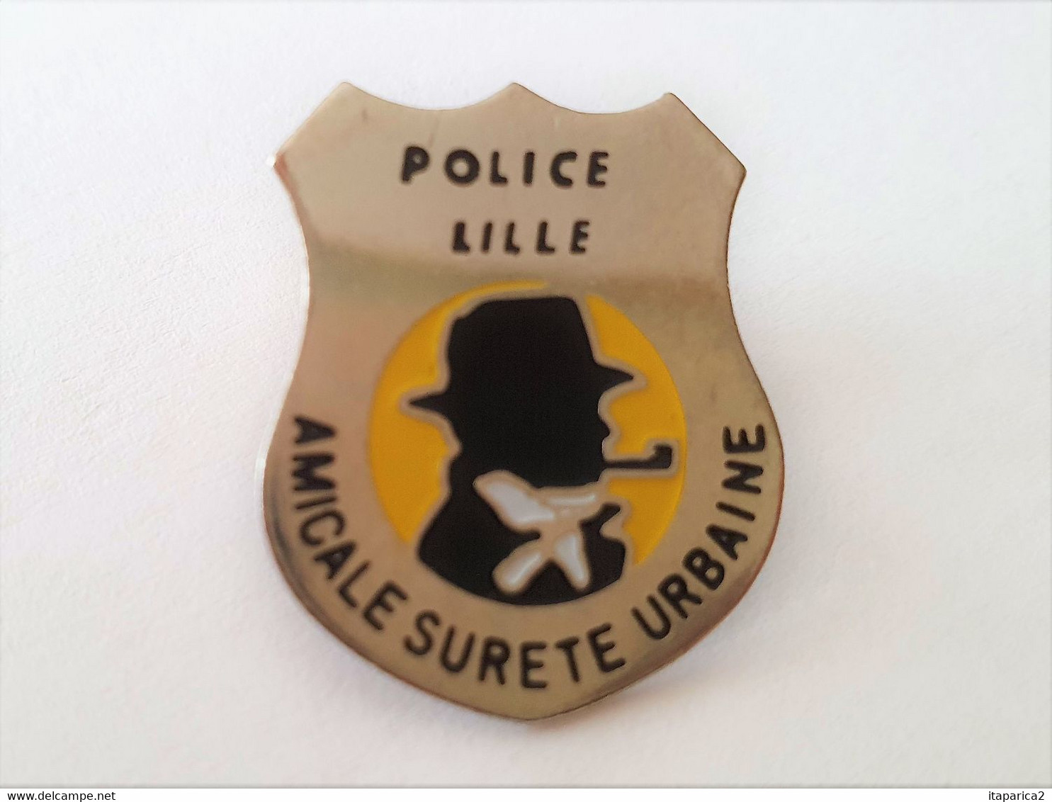 PINS POLICE  SURETE URBAINE DE LILLE / Argenté / 33NAT - Policia