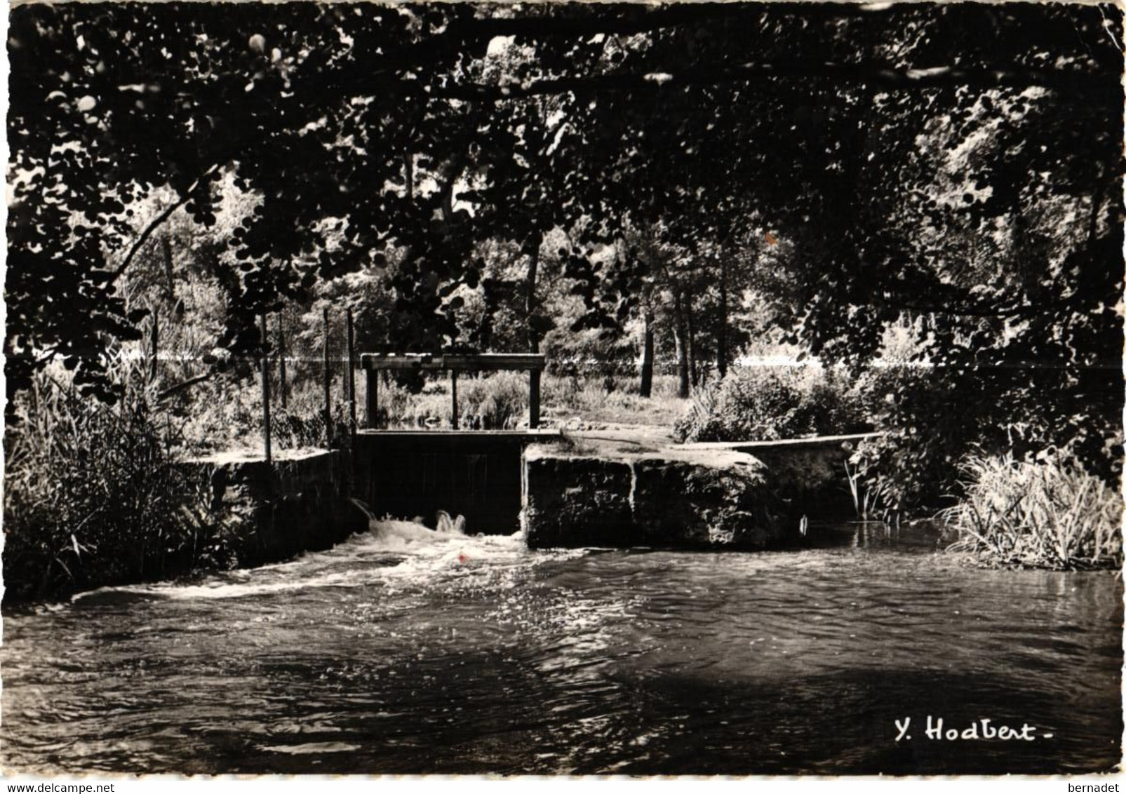 77 . BAGNEAUX SUR LOING . LE BARRAGE DU MOULIN DE PORTONVILLE   ( Trait Blanc Pas Sur Original ) - Bagneaux Sur Loing