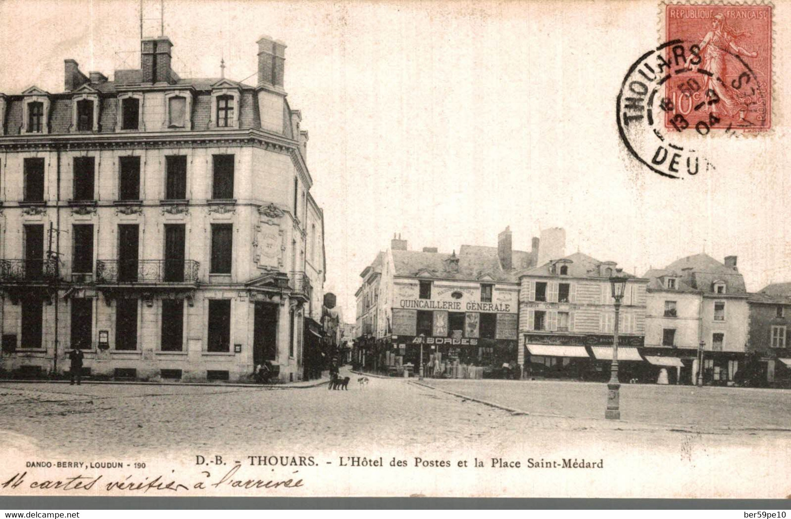 79 THOUARS L'HOTEL DES POSTES ET LA PLACE SAINT MEDARD - Thouars