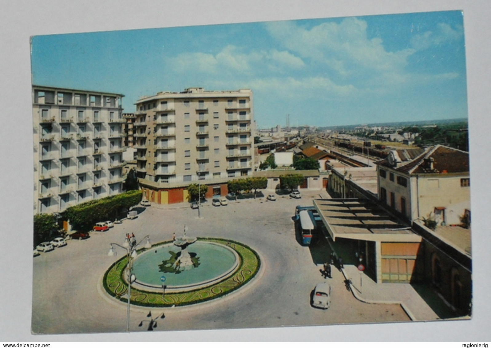 BARLETTA ANDRIA TRANI - Barletta - 1965 - Piazza Conteduca E Stazione Ferroviaria - Auto - Corriera - Barletta