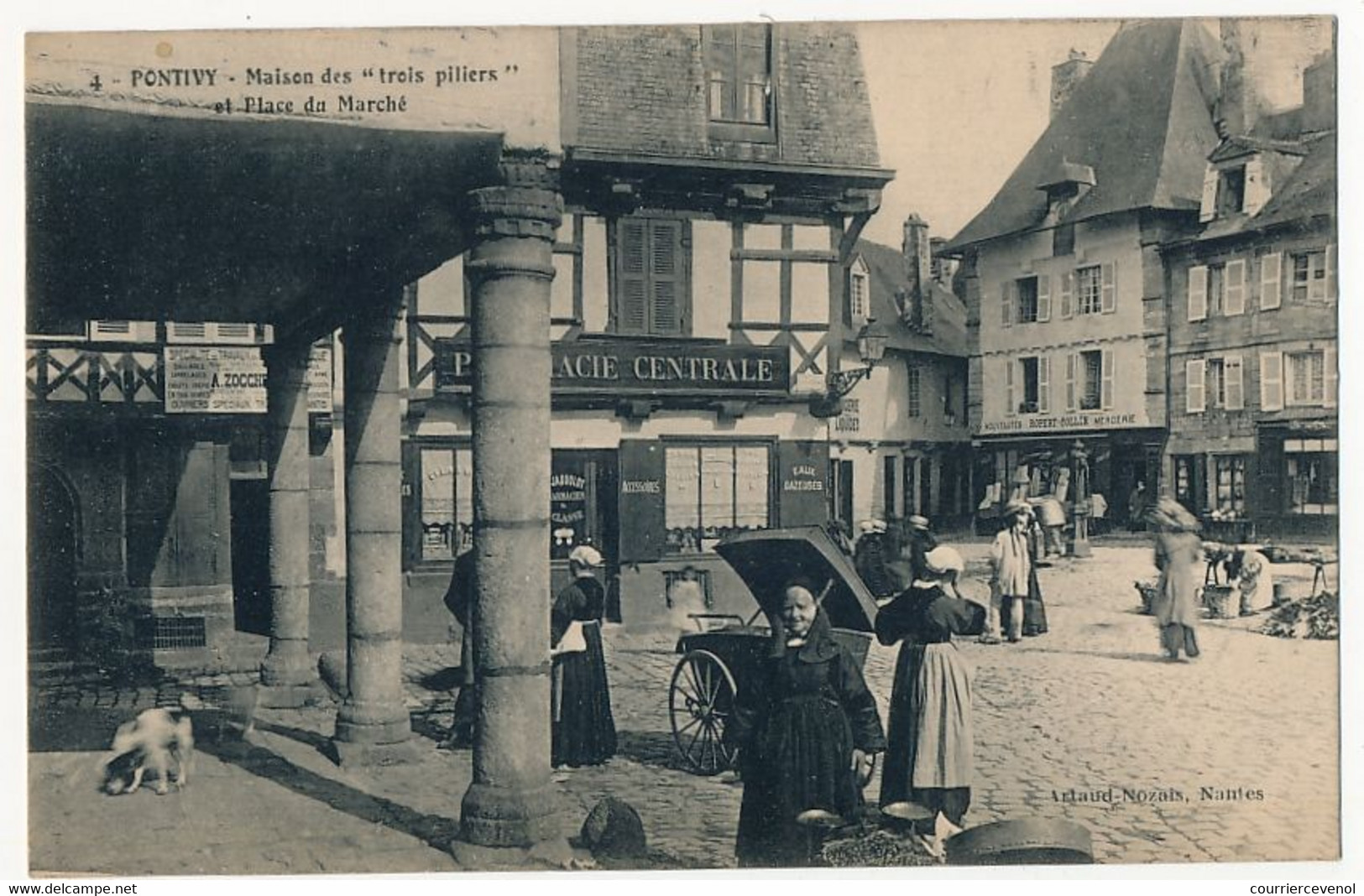 CPA - PONTIVY (Nièvre) - Maison Des "trois Piliers" Et Place Du Marché - Sonstige & Ohne Zuordnung