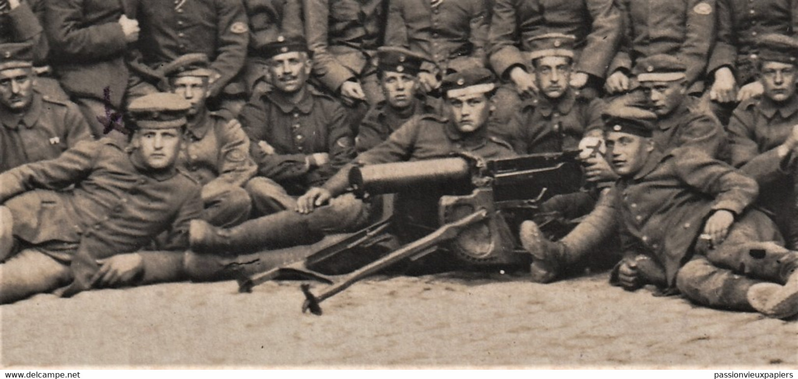 CARTE PHOTO ALLEMANDE TONGEREN 1918  SECTION De MITRAILLEUSES (MASCHINEN GEWEHR ) - Tongeren