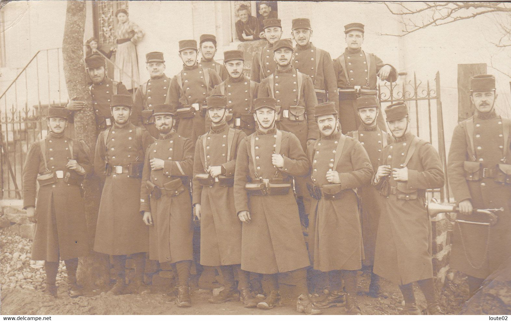 23 CPA MARCHES   SOLDATS   GROUPPES MILITAIRES CARTES ET  PHOTOS