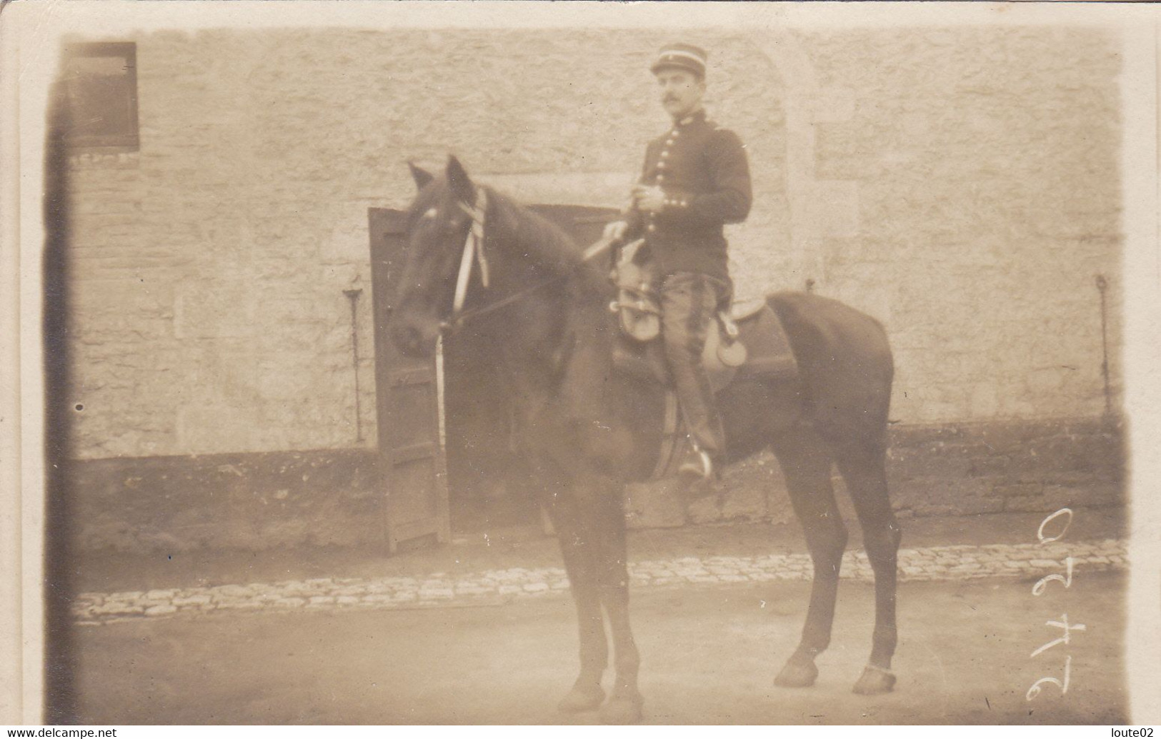 23 CPA MARCHES   SOLDATS   GROUPPES MILITAIRES CARTES ET  PHOTOS