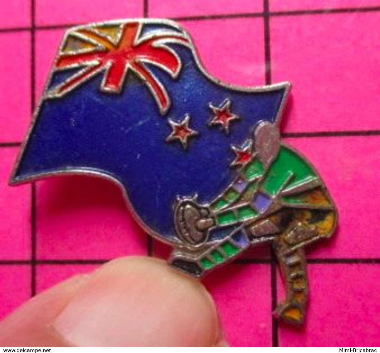 1021 Pin's Pins / Beau Et Rare / THEME : SPORTS / RUGBY COUPE DU MONDE 91 DRAPEAU AUSTRALIEN - Rugby