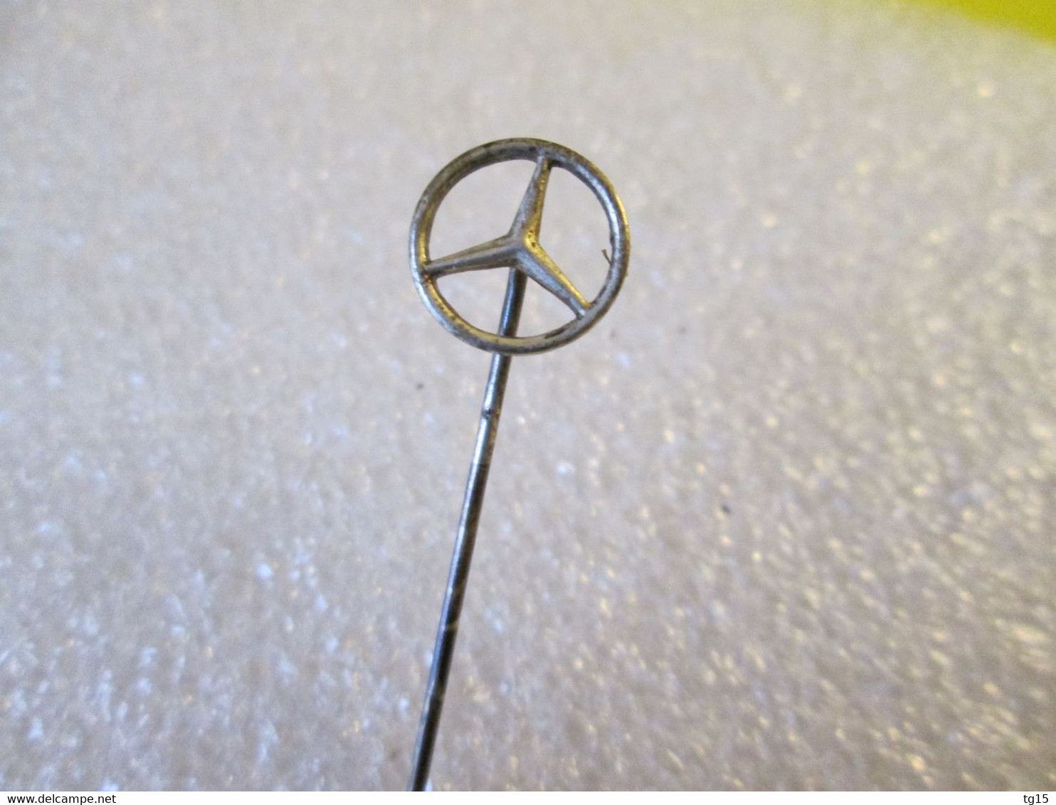 NO PIN'S    EPINGLETTE     LOGO   MERCEDES - Mercedes