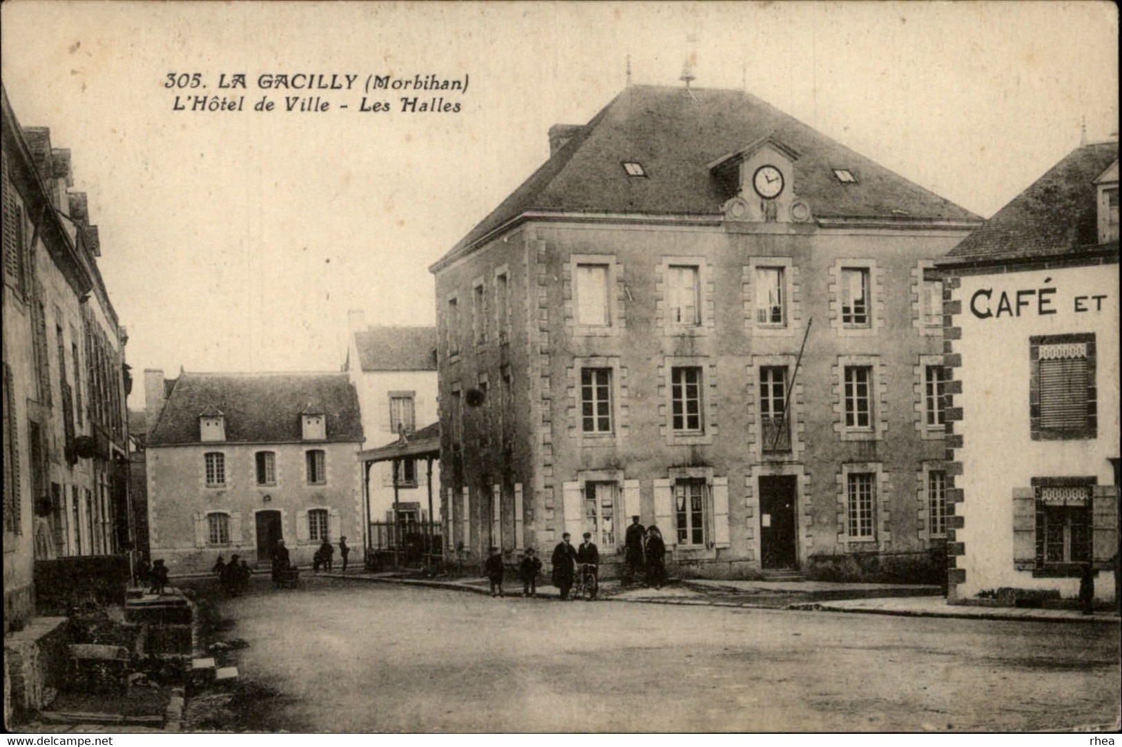 56 - LA GACILLY - L'Hôtel De Ville - Les Halles - La Gacilly