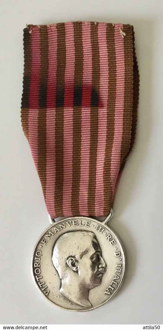 Regno D’Italia - Re Vittorio Emanuele III- Medaglia D’argento Della Guerra In Libia - Diametro Mm.32. - Monarchia/ Nobiltà
