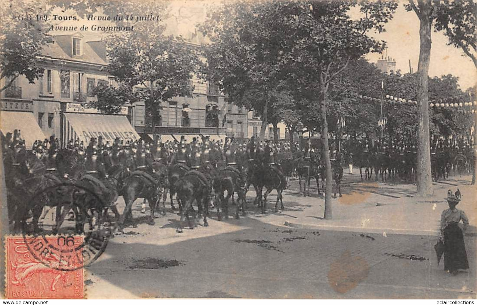 Tours    37          Militaria    Revue Du 14 Juillet Avenue De Grammont    N° GB 169   (voir Scan) - Tours