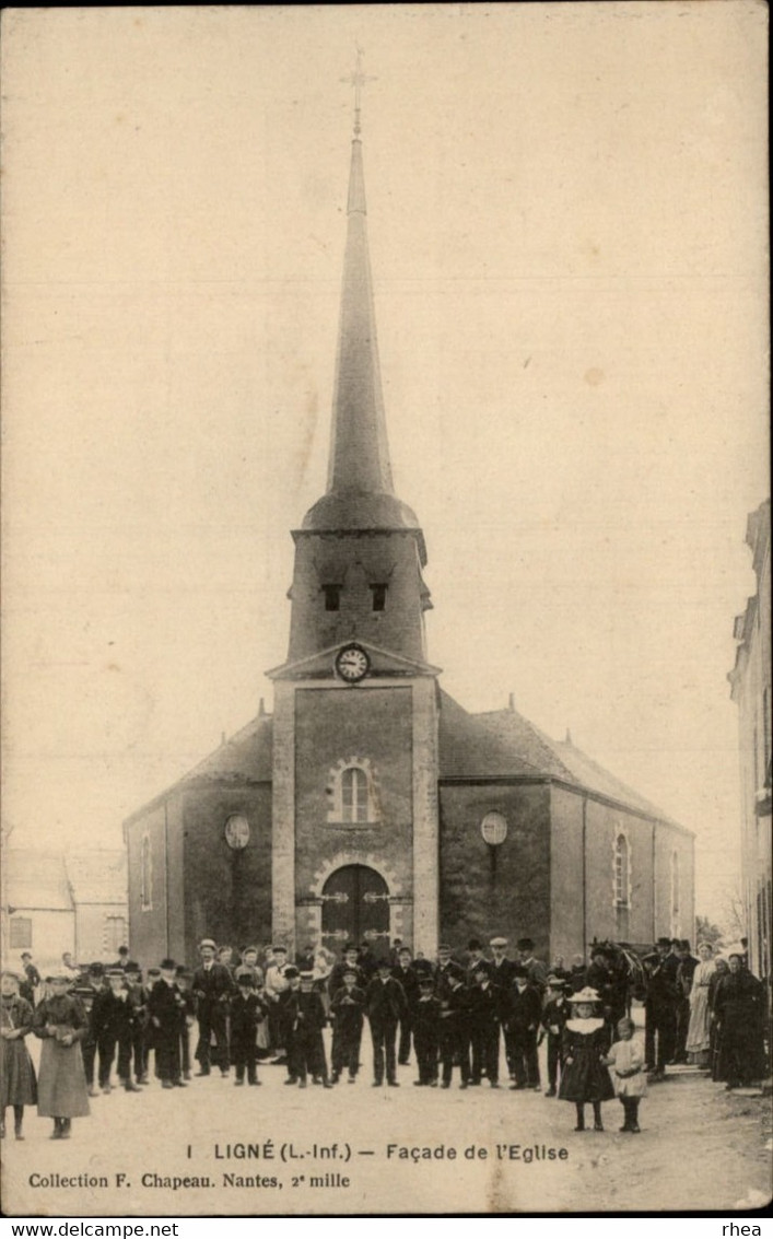 44 - LIGNE - Façade De L'église - Sortie De Messe - Ligné