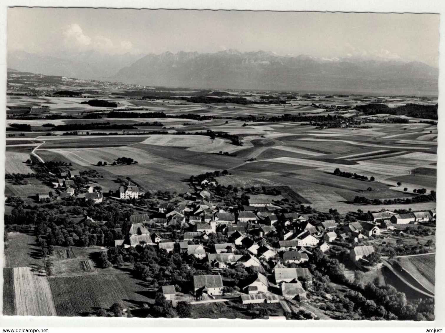 Suisse // Schweiz // Vaud // Cuarnens, Vue Aérienne - Cuarnens