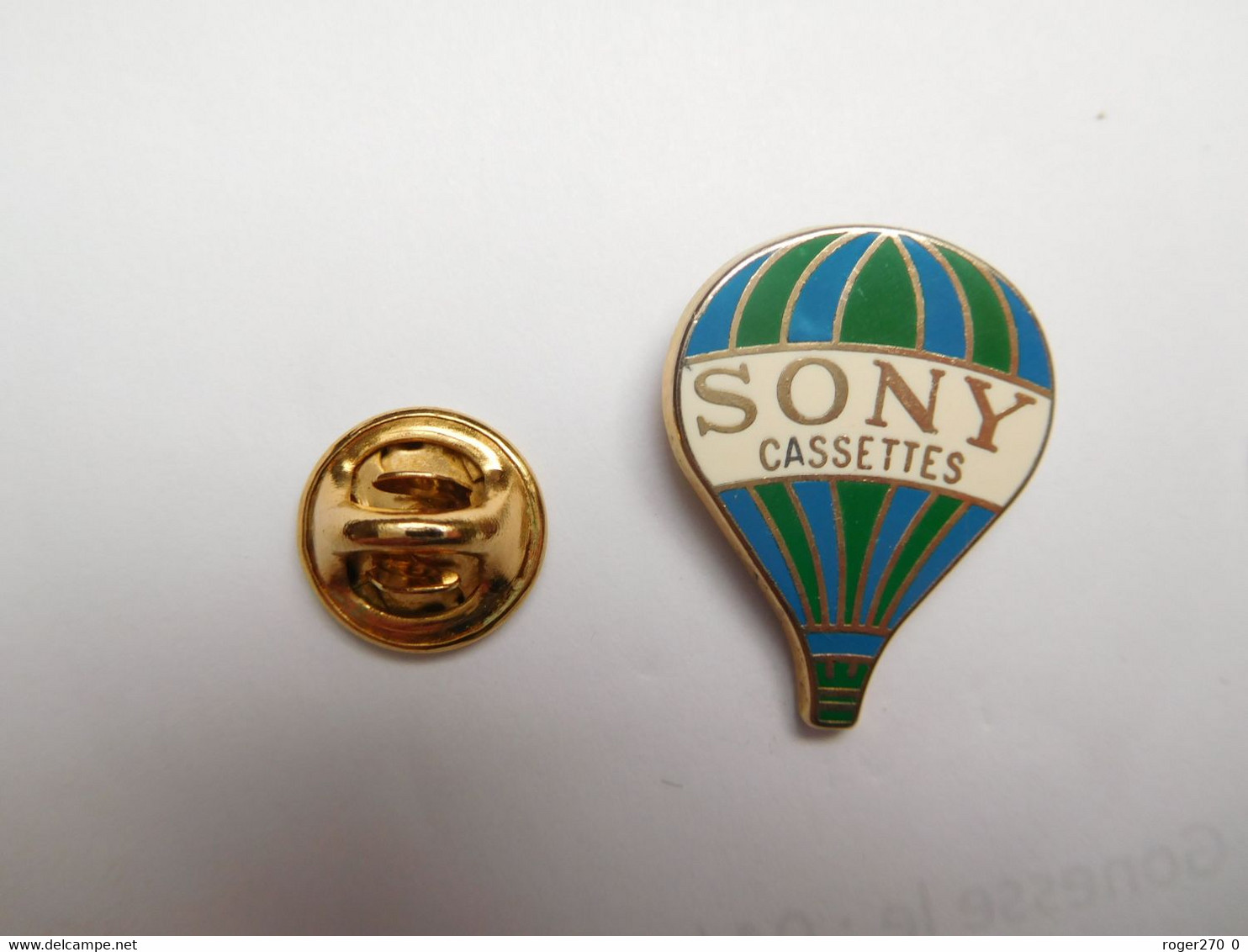 Beau Pin's En Zamac , Montgolfière , Sony Cassettes , Vert Et Bleu - Montgolfières