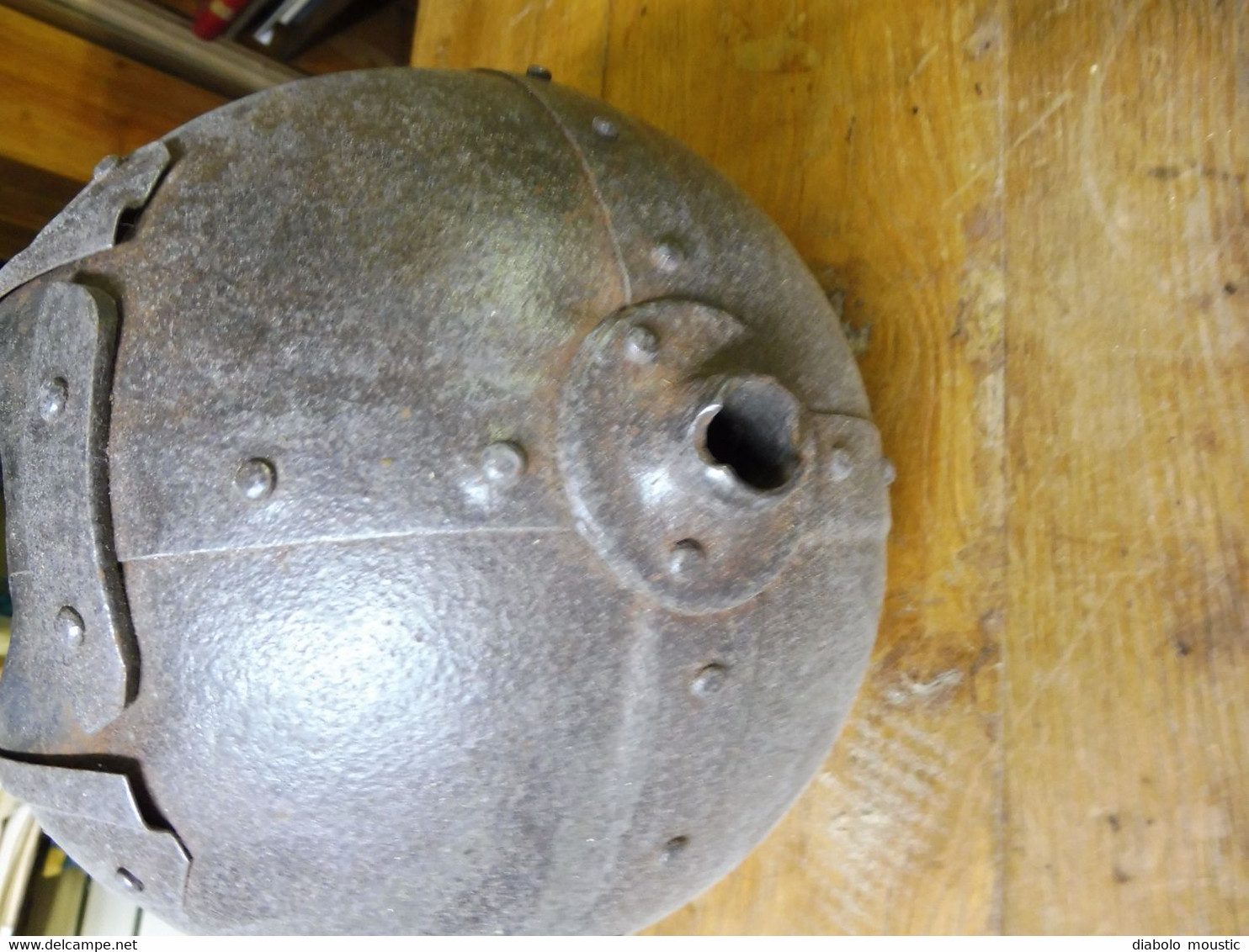 (époque XVIIIe) Boule De Grilloir à Café  (torréfacteur à Main ) Diam. = 21cm , Assemblage Par Rivetage à Chaud - Ferro Battuto