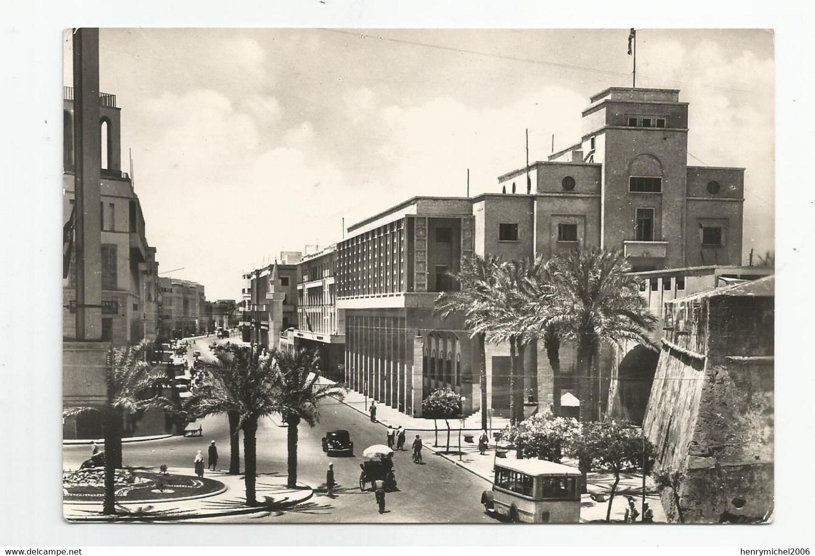 Libye Tripoli Maidan Asciuhada Giaddat Omar El Mukhtar Autocar Ed Photo Genach - Libië