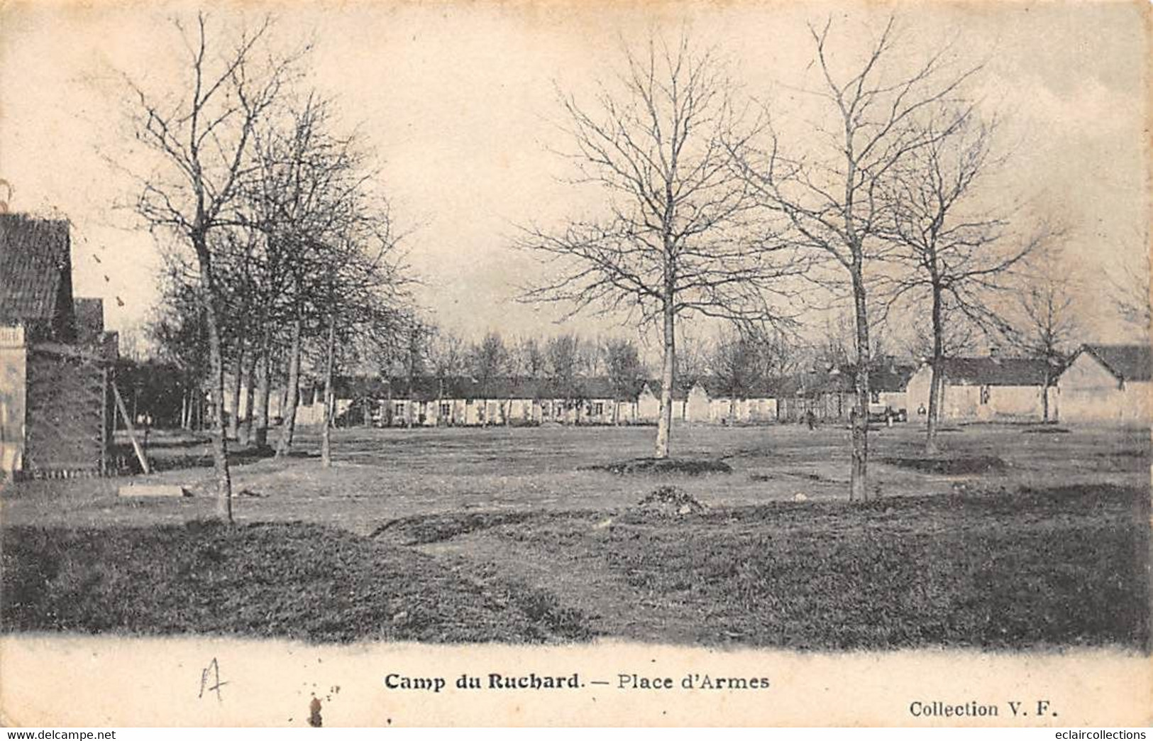 Camp Du Ruchard      37      Militaria      Place D'Armes   (voir Scan) - Sonstige & Ohne Zuordnung