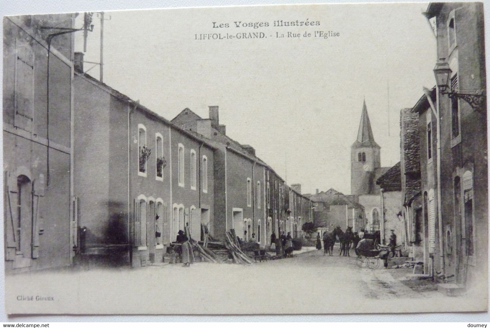 LA RUE DE L'ÉGLISE - LIFFOL Le GRAND - Liffol Le Grand