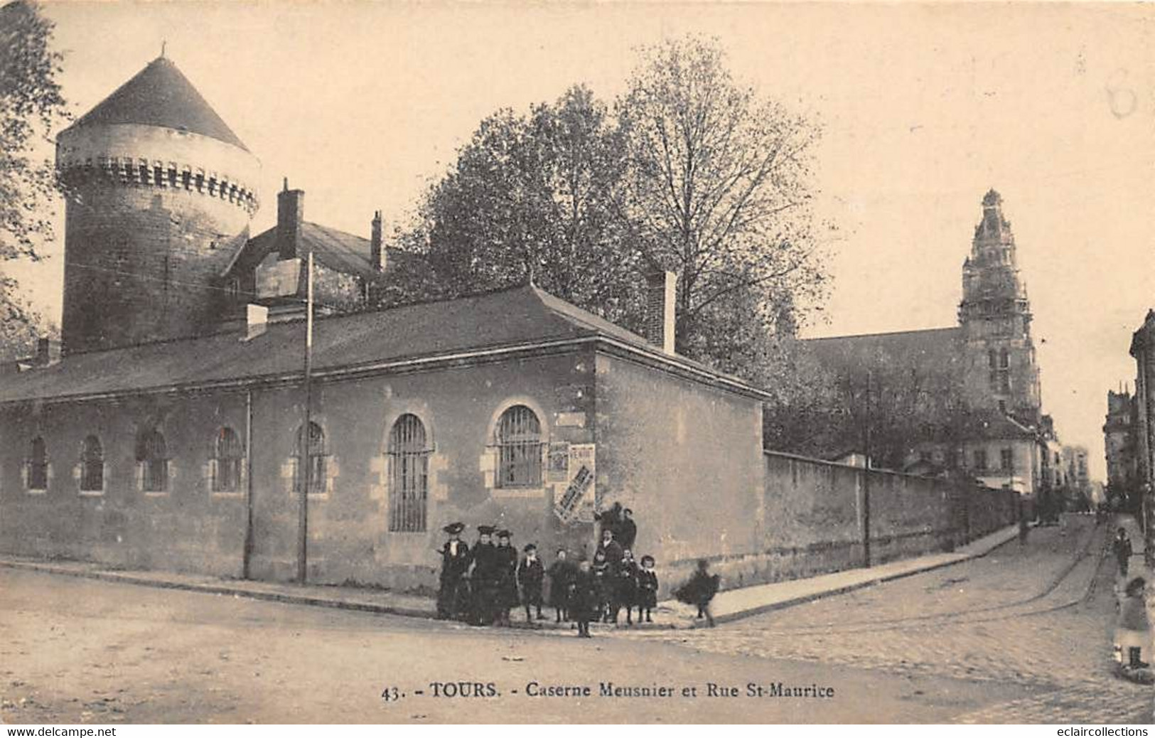 Tours       37          Militaria:  Caserne  Meusnier Et Rue Saint Maurice         (voir Scan) - Tours