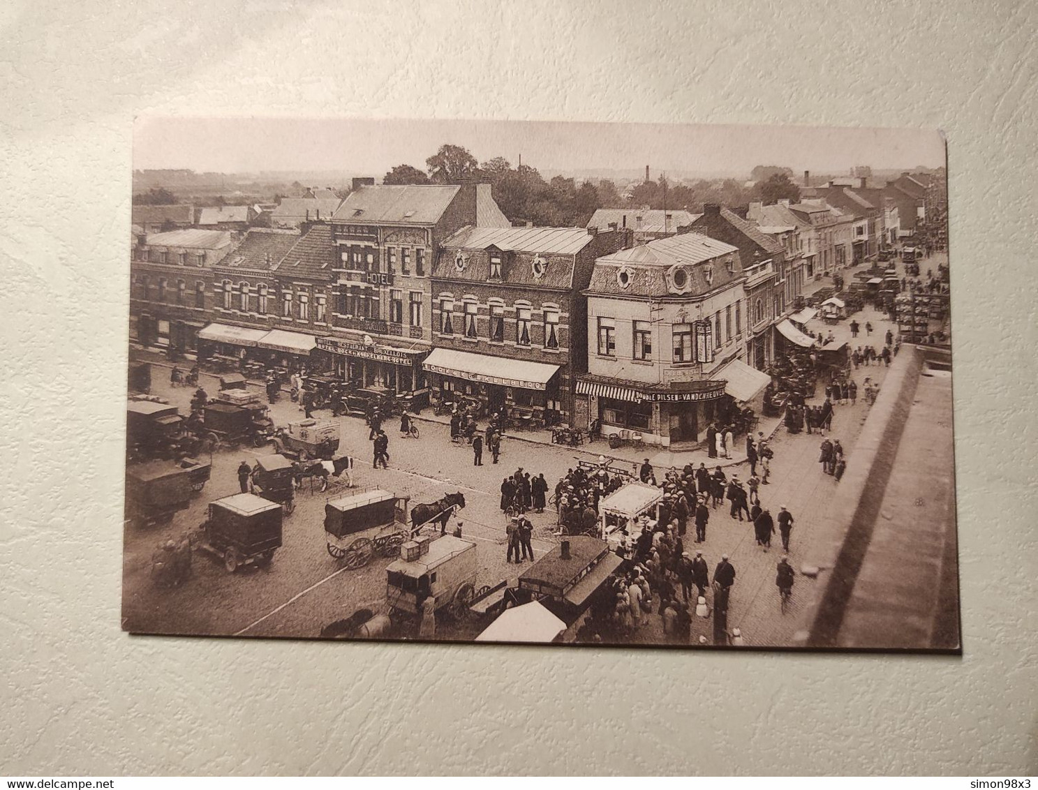 Hannut - Coin De La Grand Place - Hannut