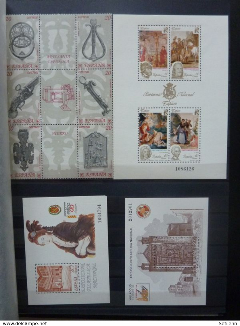 Spain/Espana with stamps and M/Sheets in binder