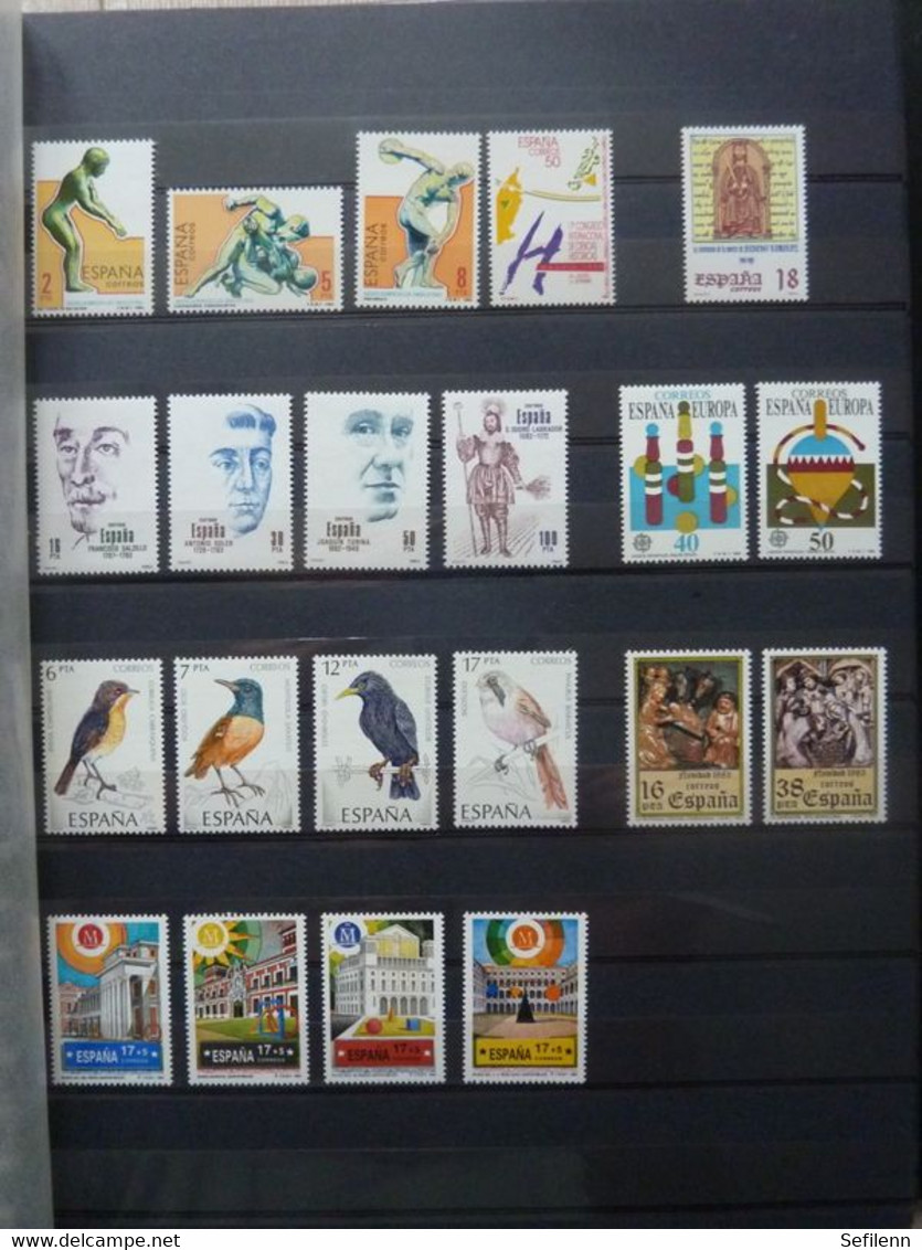 Spain/Espana with stamps and M/Sheets in binder