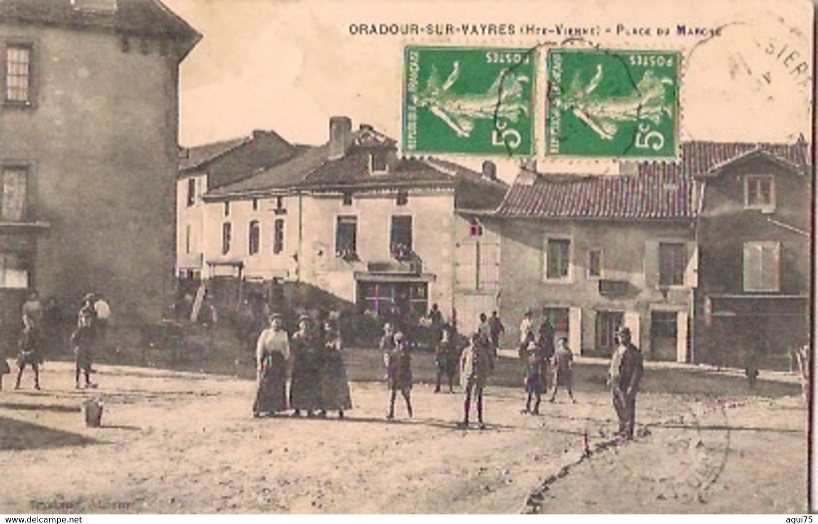 ORADOUR-SUR-VAYRES   Place Du Marché - Oradour Sur Vayres