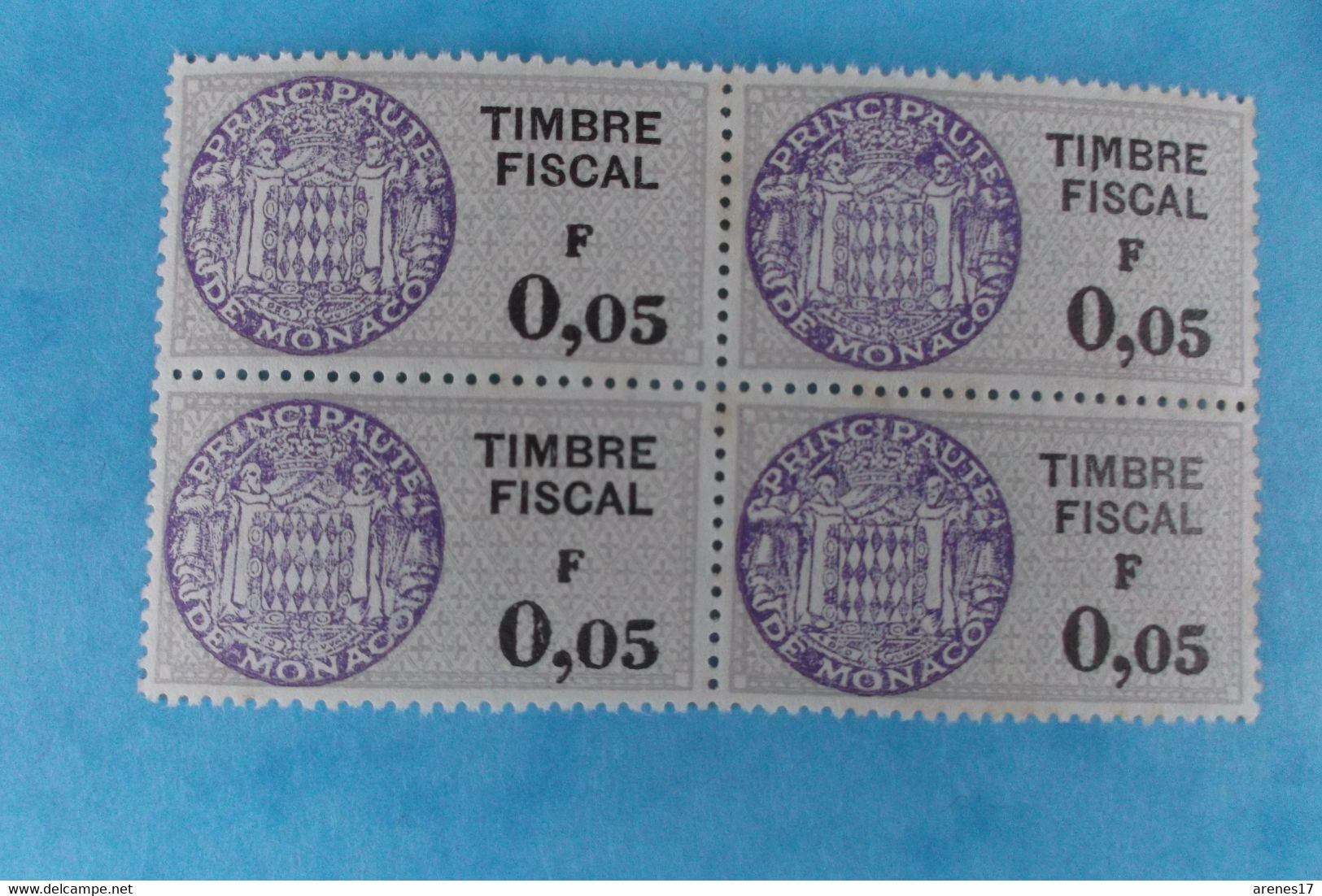 TIMBRE : MONACO : FISCAUX à 0F05 , Bloc De 4 , Violet Clair  Avec Coin Daté Au Dos Du 22/02/68 , XX , En Bon état - Fiscale Zegels