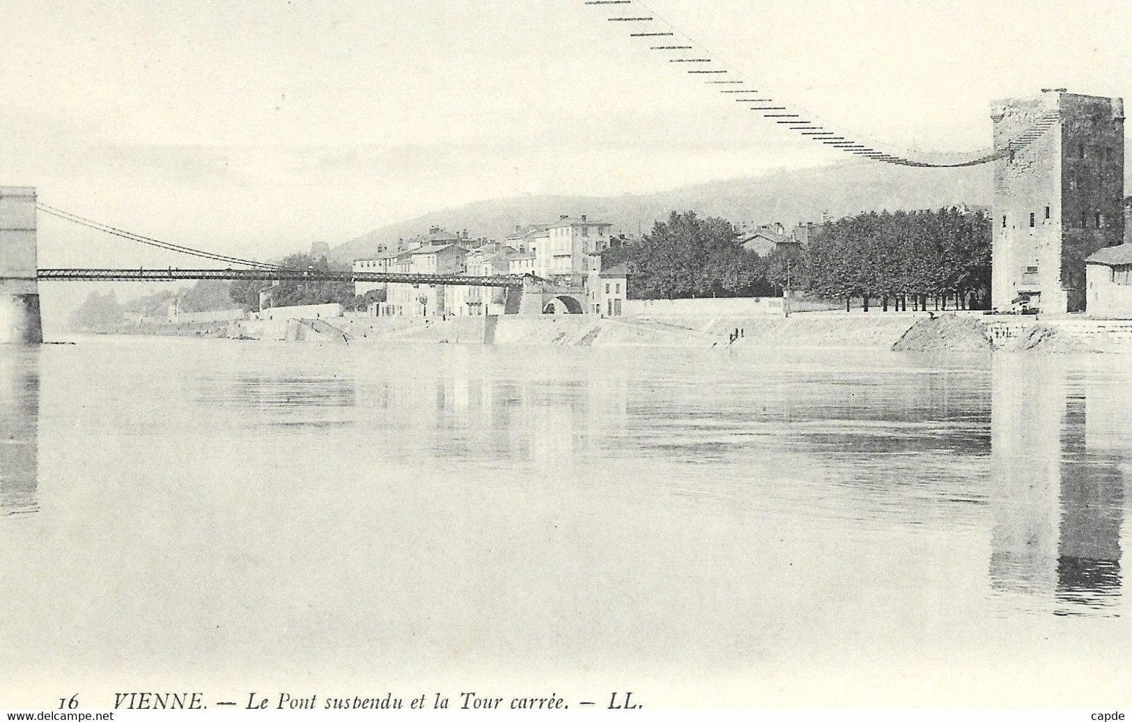 Vienne. - Le Pont Suspendu Et La Tour Carrée. - Vienne