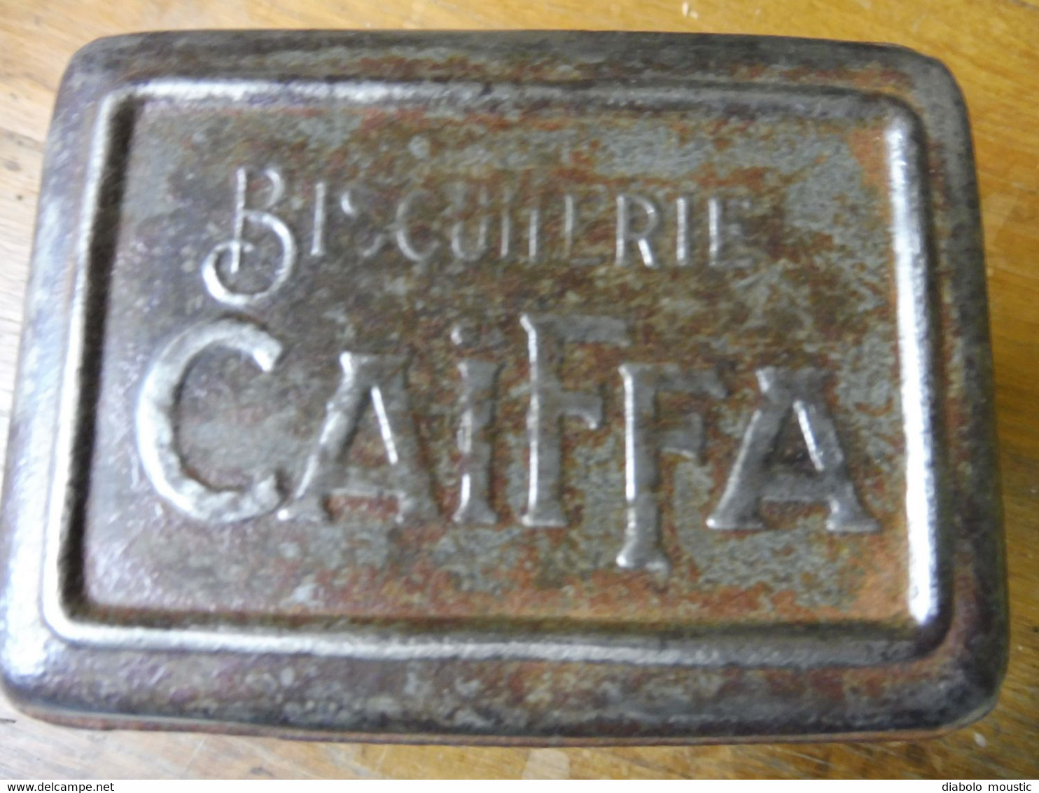 Boite pour tapioca - Biscuiterie CAIFFA    -    Largeur = 11cm , Hauteur = 17cm (déco animaux 4 faces)