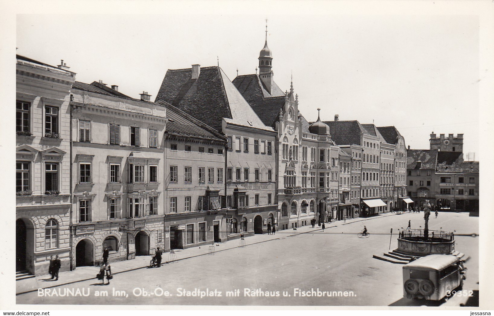 AK - OÖ - Braunau - Ortsansicht Mit Altem Gasthof Goldene Kanone - 1955 - Braunau