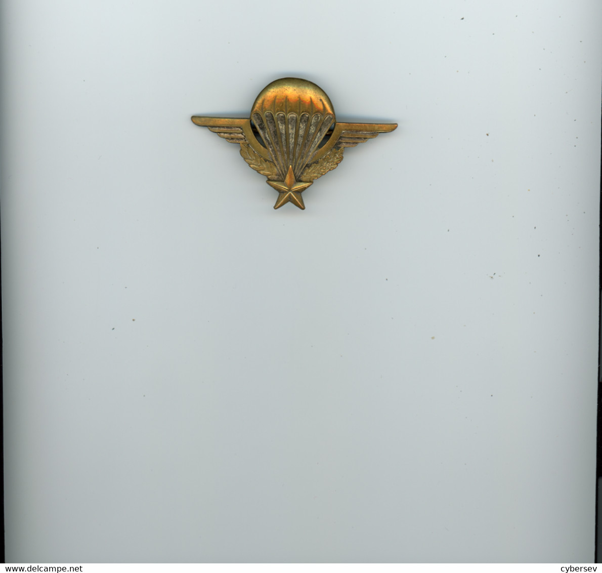 Insigne Militaire - Parachute - Bronze - DRAGO - C.R.de Romainville - N° 269 757 - Dim. 8 X 4,7 Cm - 2 Scannes - Airforce