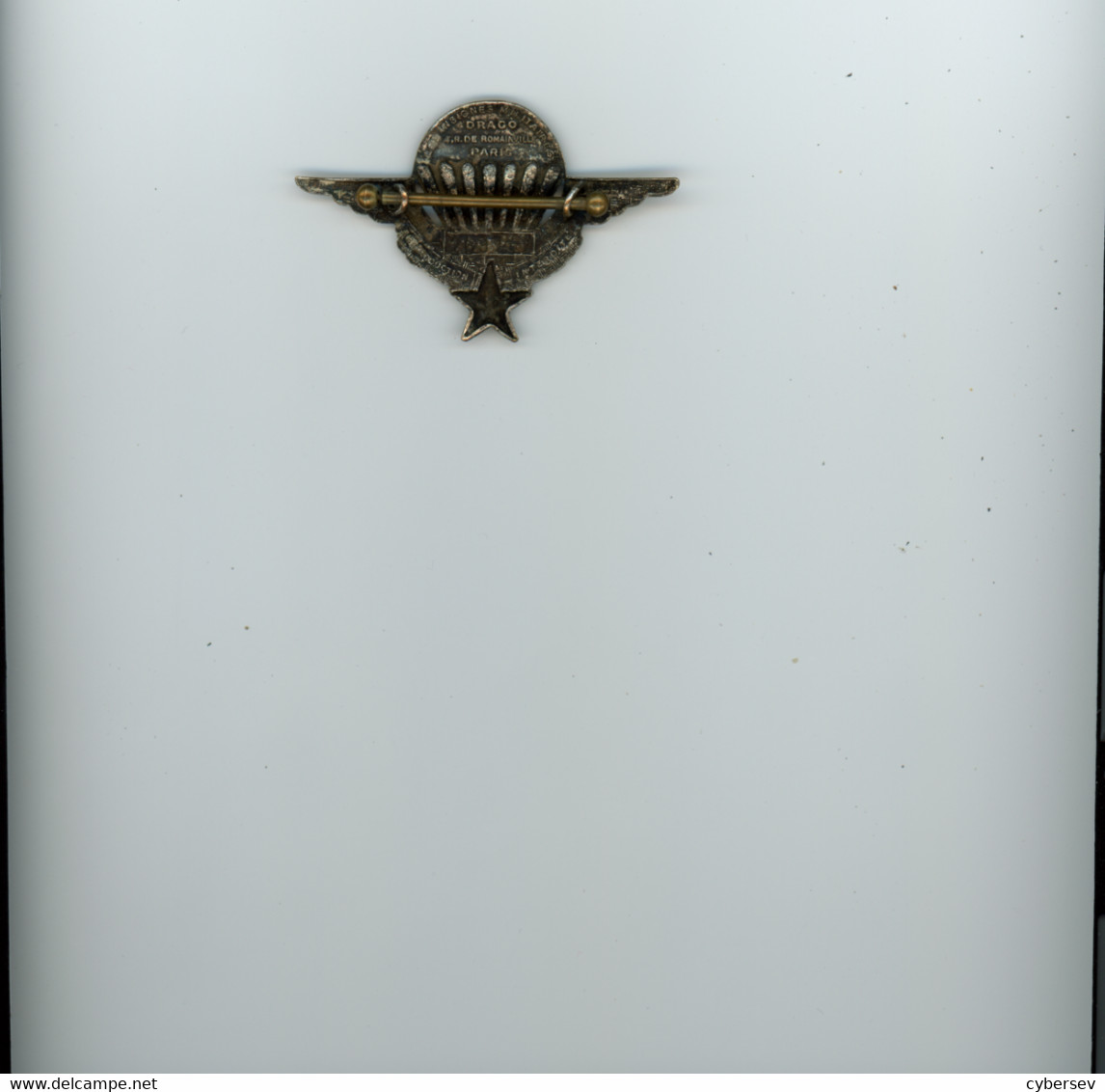 Insigne Militaire - Parachute - Bronze - DRAGO - C.R.de Romainville - N° 269 757 - Dim. 8 X 4,7 Cm - 2 Scannes - Airforce