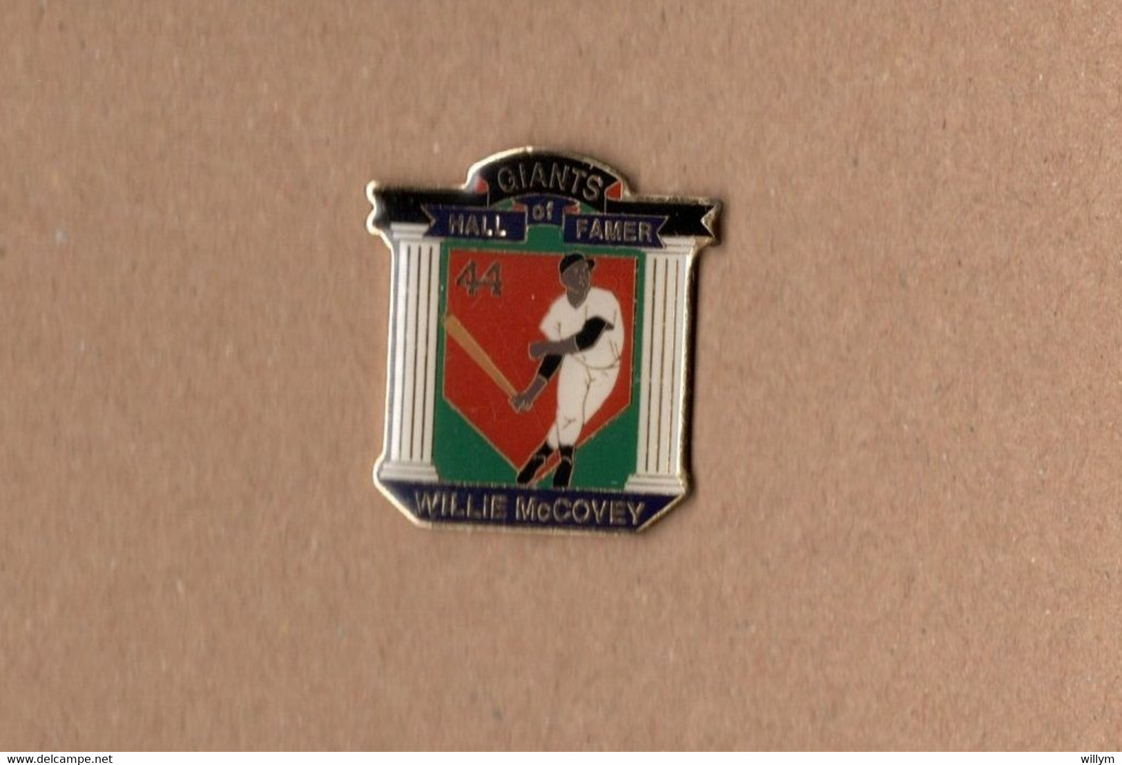 Pin's Baseball / Willie McCovey Giants Hall Of Famer 44 (époxy) Hauteur: 3 Cm - Honkbal