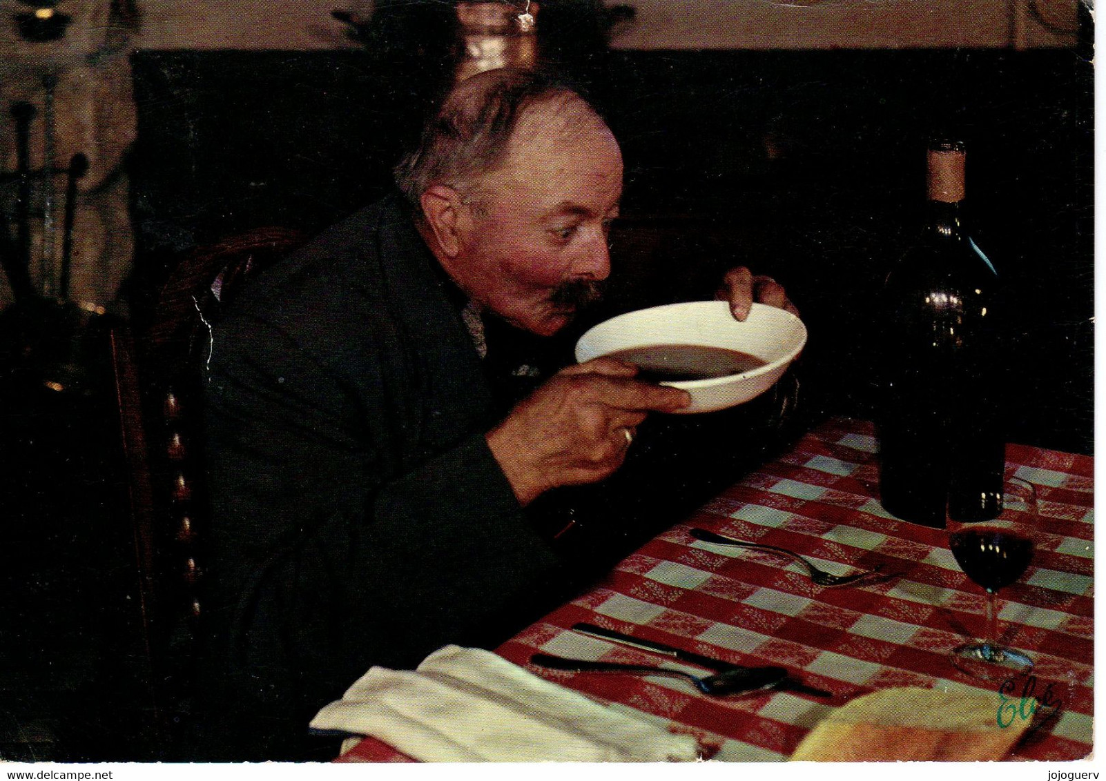 Cultivateur Fait "Chabrot Ou Charbol (  Exp De Castillon ( Homme Mangeant Son Repas  Avec Un Petit Rouge  Et Du Pain - Personnages